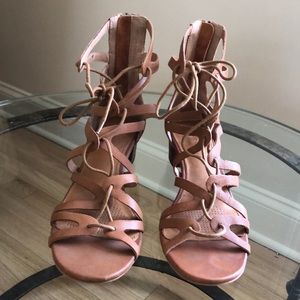 Como Sandal Grecian style leather lace up.